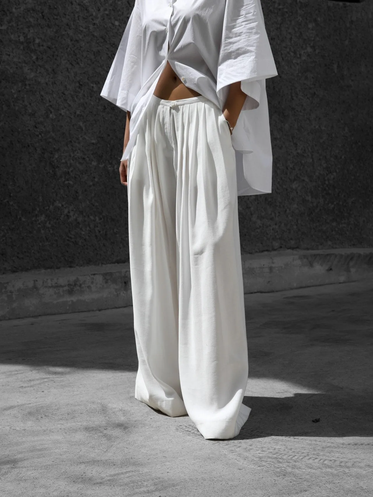 BAMBOO PIN TUCK PLEATED WIDE TROUSERS