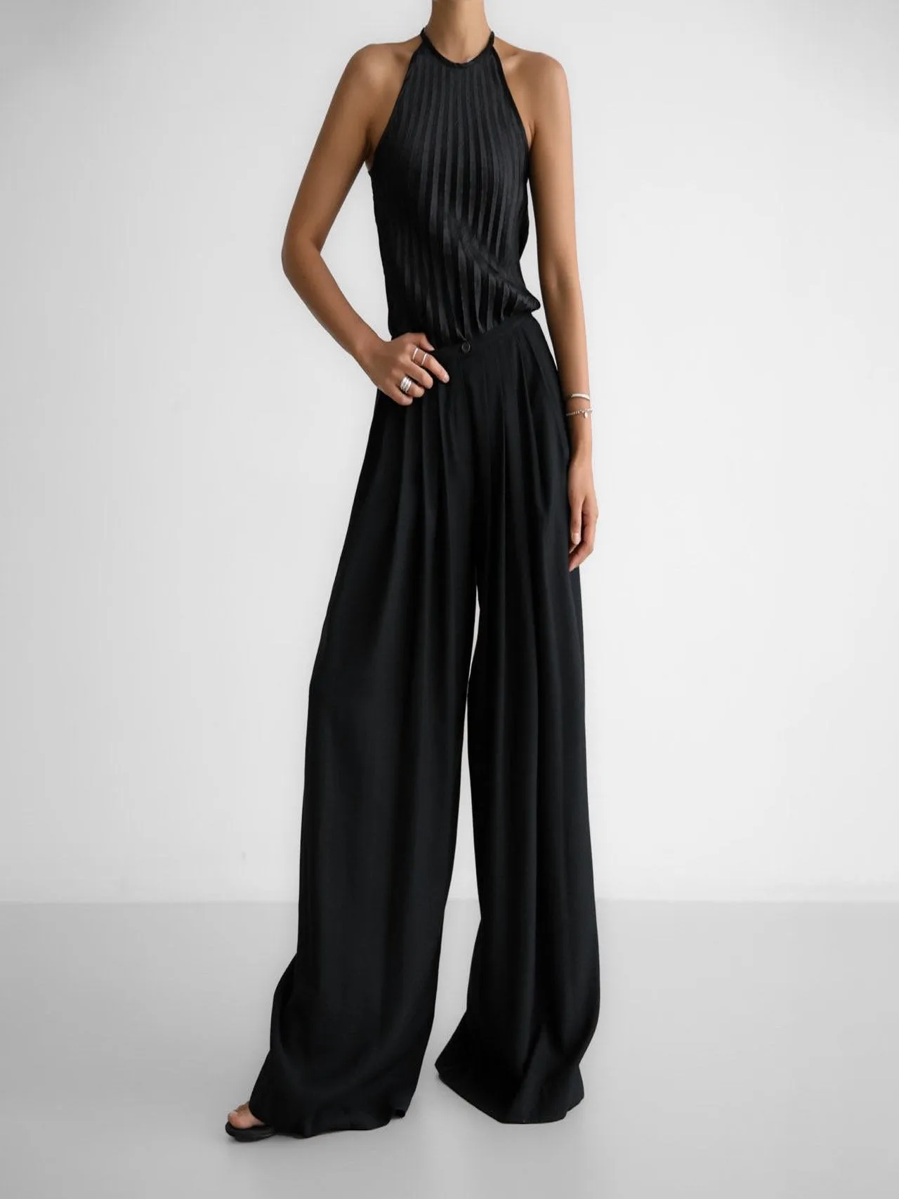 BAMBOO PIN TUCK PLEATED WIDE TROUSERS