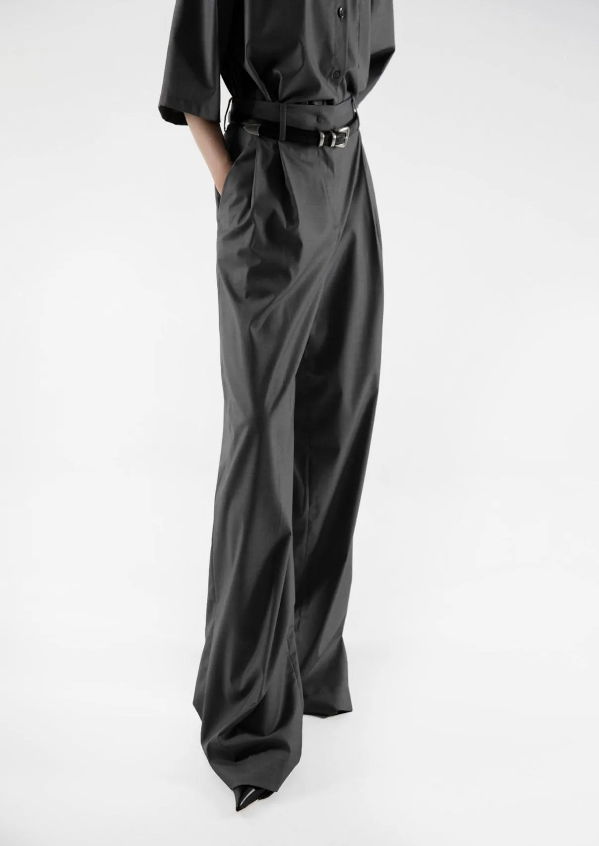 SIDE PLEATED PIN-TUCK WIDE TROUSERS