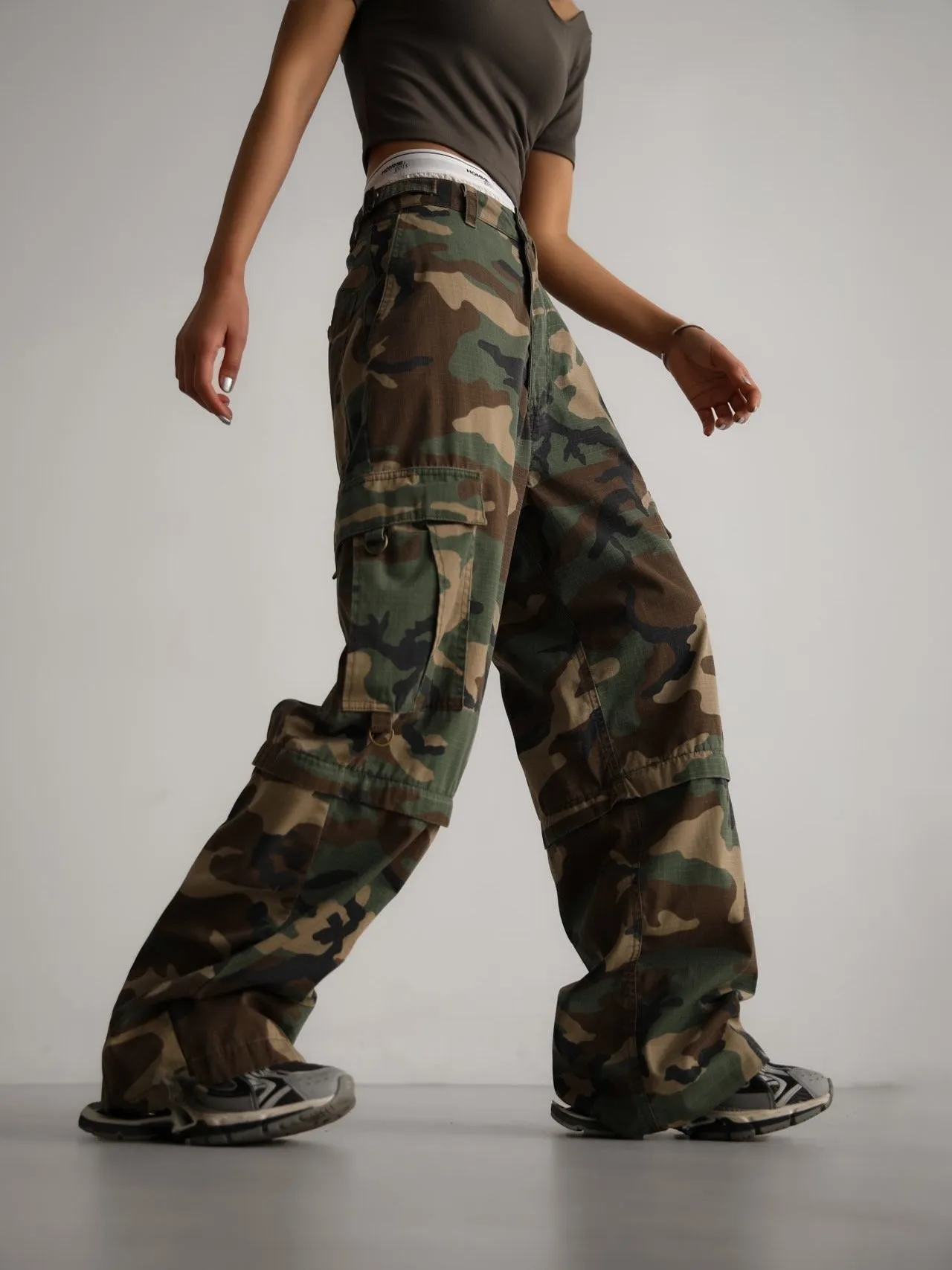 WASHED CAMOUFLAGE CARGO TROUSERS